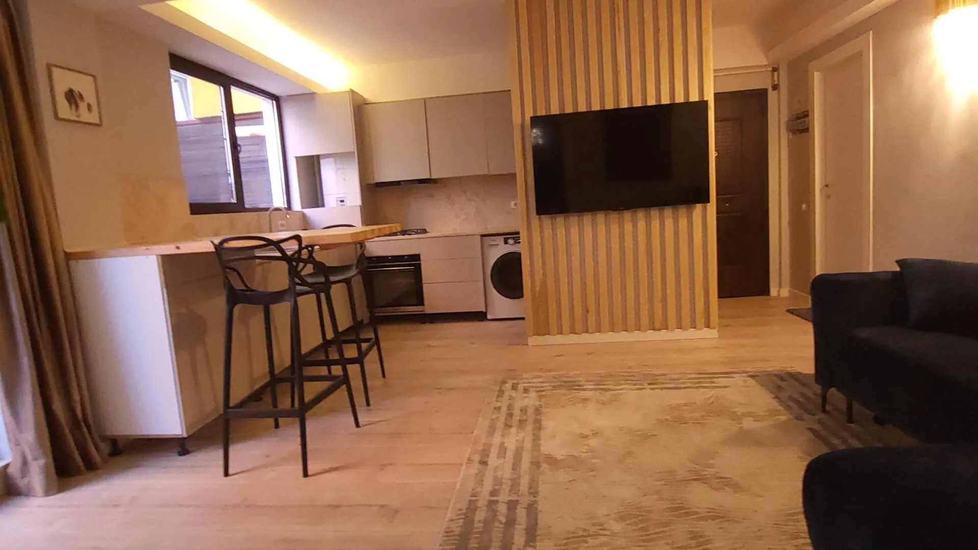 Apartament Cu Terasa Bucureşti 0*,  România