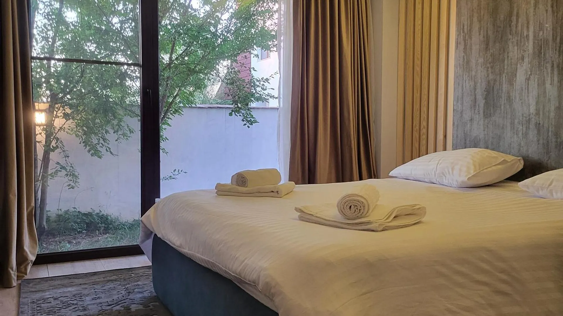 Apartament Cu Terasa Bucureşti 0*,  România